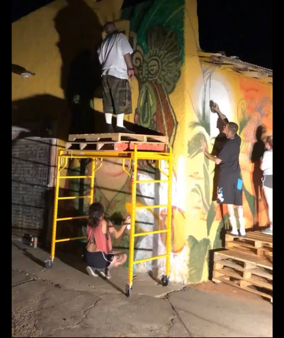 Este sábado, primero de agosto, se realizará una ceremonia para bendecir el mural y contaran con danzas aztecas en el mercado Austins Cash Market; ubicado en el 1445 al sur de la calle 13 en Phoenix a las 4:30pm. 
<br>