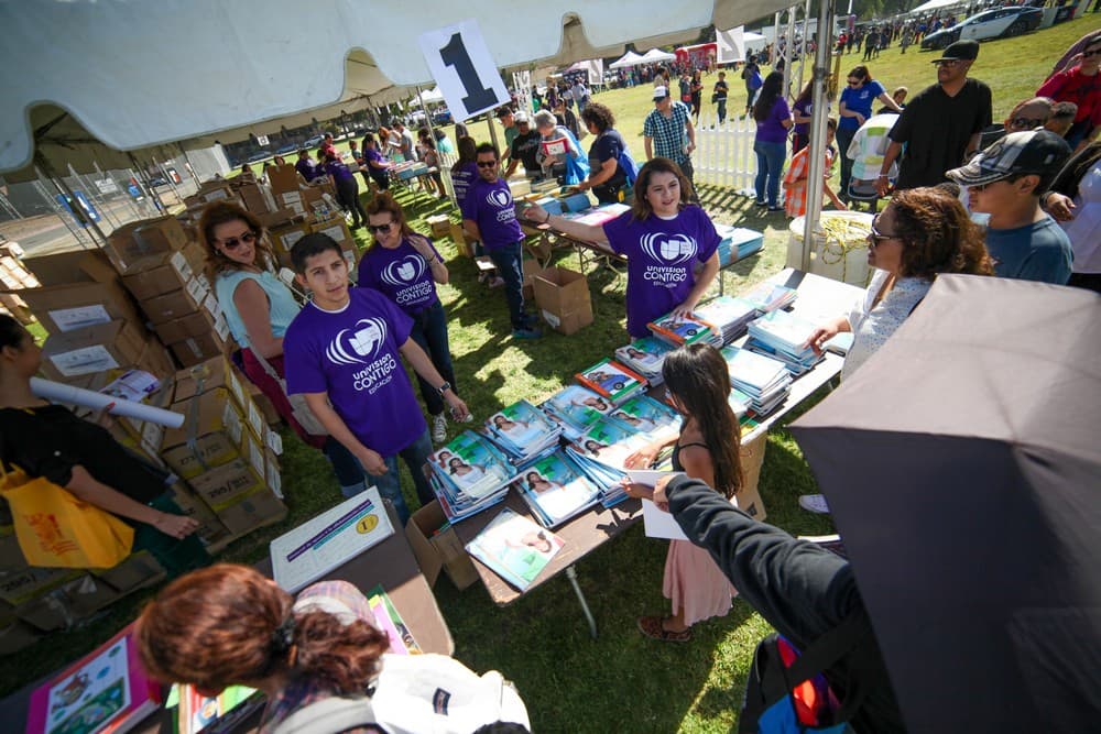 Como todos los años, Univision realizó su ya tradicional Feria de la Educación, el 15 de octubre de 2016, por primera vez en los terrenos de CalState Northridge. Decenas de miles de padres e hijos asistieron al mayor evento educativo de la comunidad hispana estadounidense.