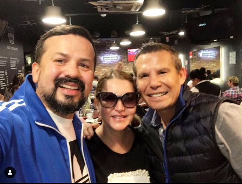 Más tarde se comprometieron y el 31 de agosto de 2003 se casaron en Las vegas, Nevada, justo el día que la cantante cumplía 32 años.
<br>