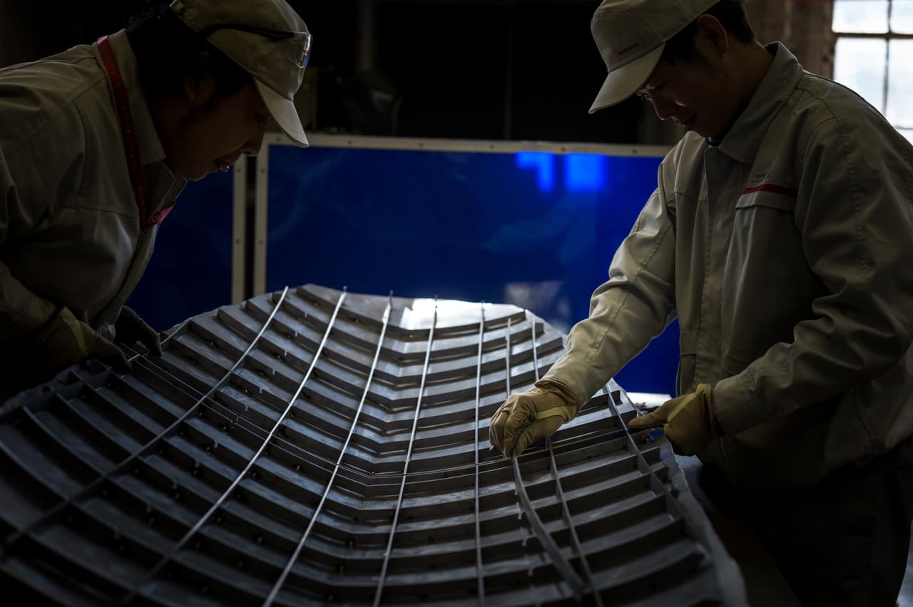 La hermosa carrocería del Prototype 9 está hecha de láminas de acero que 
<b>envuelven a un bastidor metálico</b>.