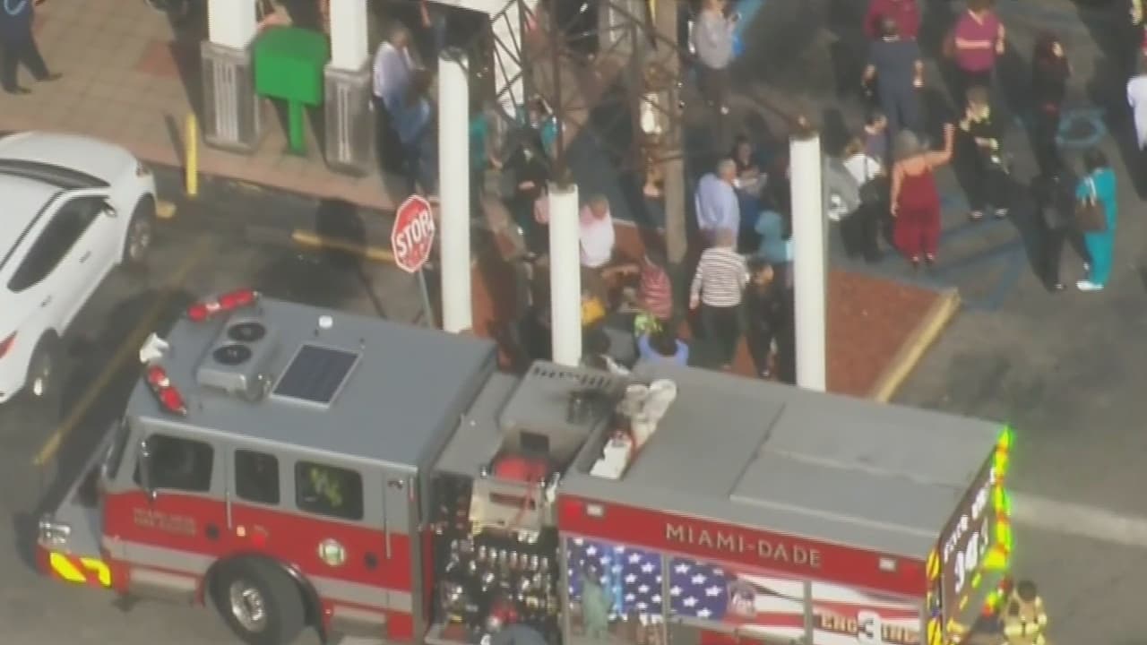 Amenaza de bomba en centro de compras del Doral