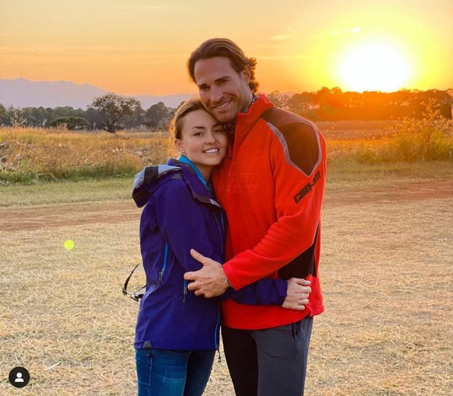 <a href="https://www.univision.com/radio/radio-nacional/angelique-boyer-traje-de-bano-de-sus-espectaculares-vacaciones-fotos">La artista francesa</a> mantuvo un noviazgo con el productor José Alberto Castro de 2010 a 2014. Por su parte, el intérprete argentino estuvo casado con la conductora Cecilia Galliano de 2007 a 2011.