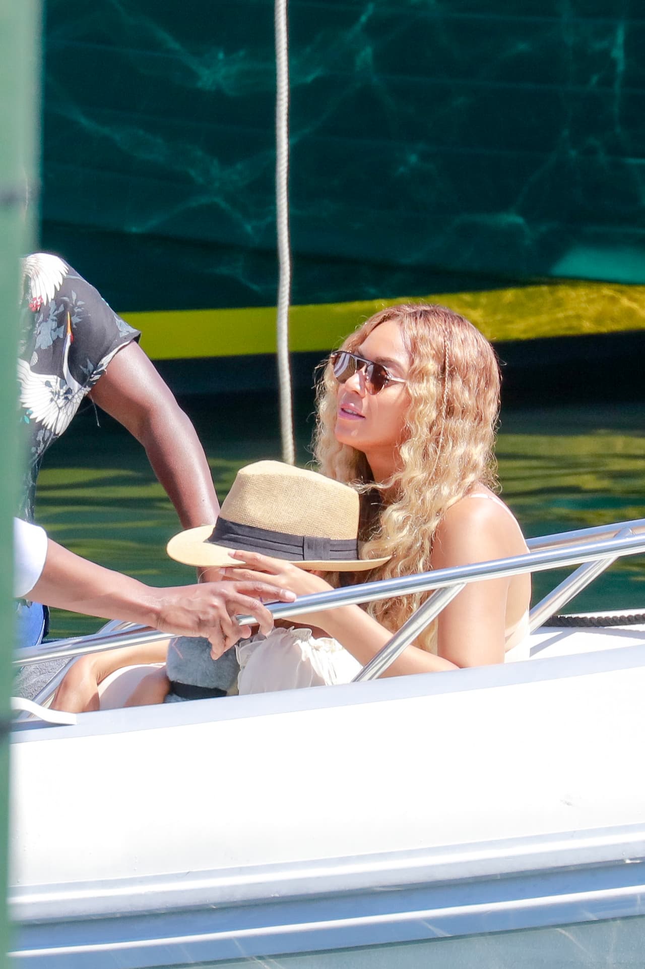 Beyoncé sólo usó unos lentes de sol.