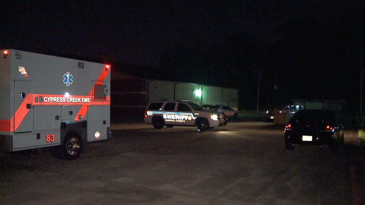 Oficiales de la oficina del sheriff del condado Harris respondieron al reporte de un tiroteo la mañana del jueves 16 de julio.