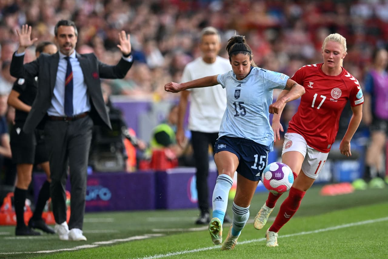 España pasa como segundo lugar con seis unidades, cinco goles a favor y tres en contra.
<br>