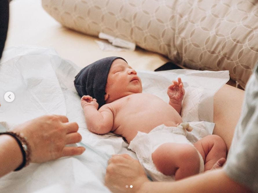 El 
<b><a href="https://www.univision.com/famosos/es-nino-el-bebe-sorpresa-de-jacqie-rivera-y-su-esposo-mike-campos-ya-nacio-fotos" target="_blank">cuarto hijo de Jacqie Rivera</a></b> no tiene ni cinco días de nacido y su esposo Michael 'Mike' Campos ya piensa en el siguiente. 
<br>
<br>