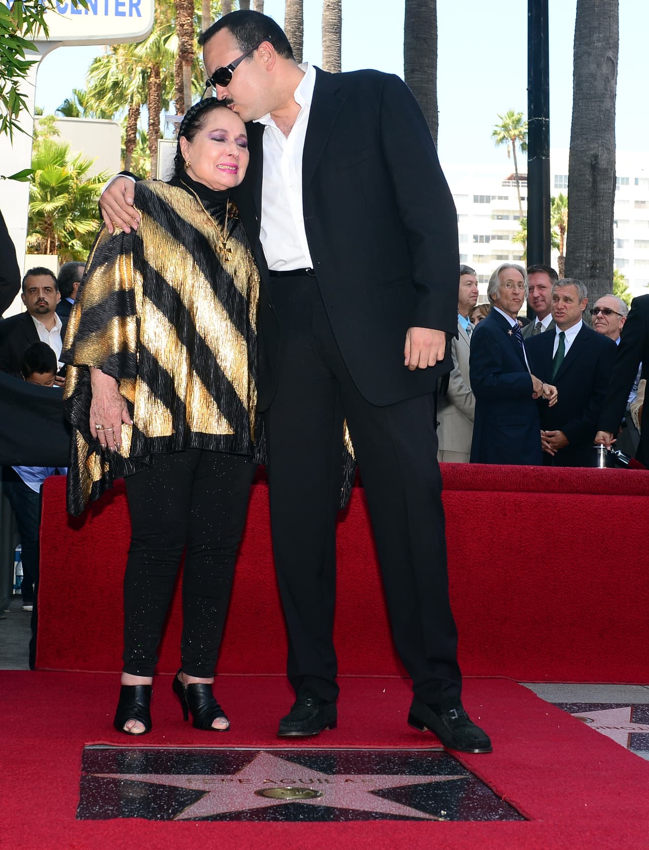 Flor Silvestre será sepultada en el Rancho El Soyate, junto a los restos de su esposo Antonio Aguilar, quien falleció en junio de 2007 por una neumonía, informó Elizabeth Curiel, reportera de
<b><a href="https://www.univision.com/shows/el-gordo-y-la-flaca" target="_blank">El Gordo y La Flaca</a></b> en México.