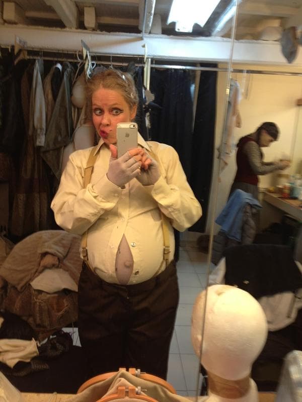 Hoy en día su pasión es el teatro, ya que puede tener contacto directo con el público.