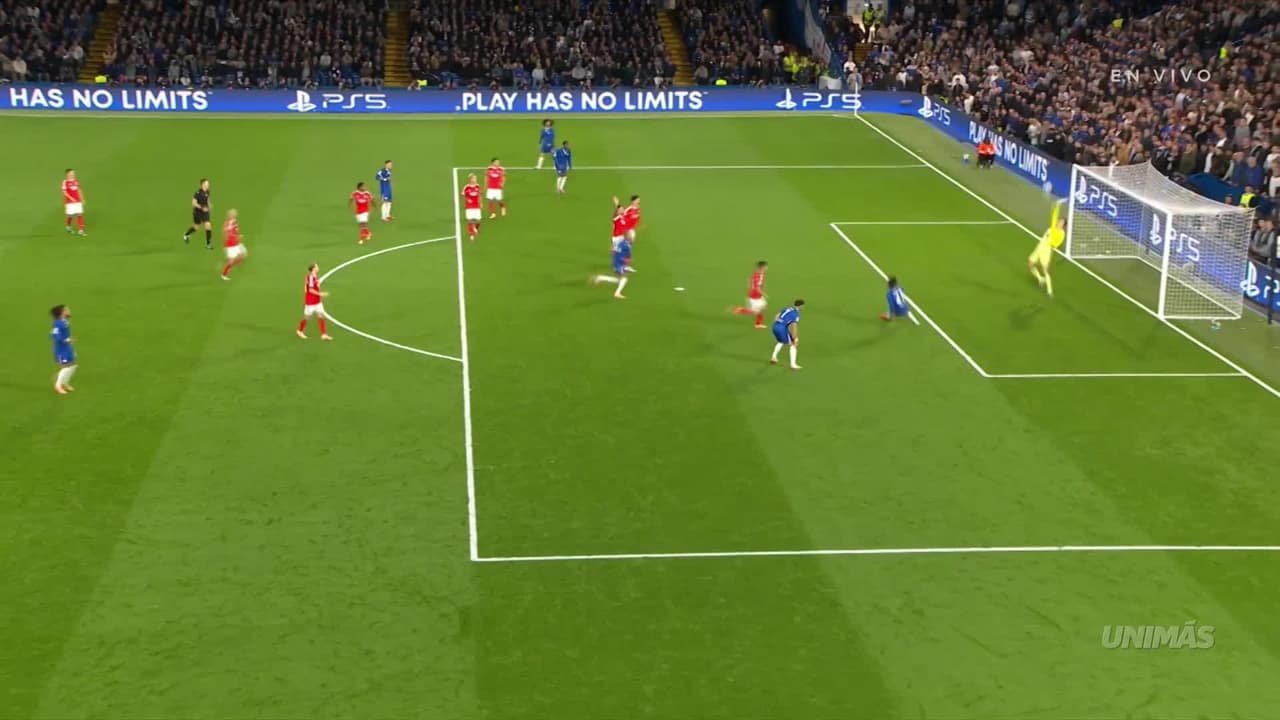 ¡Enferma atajada de Trubin! Le niega el gol a Estêvão