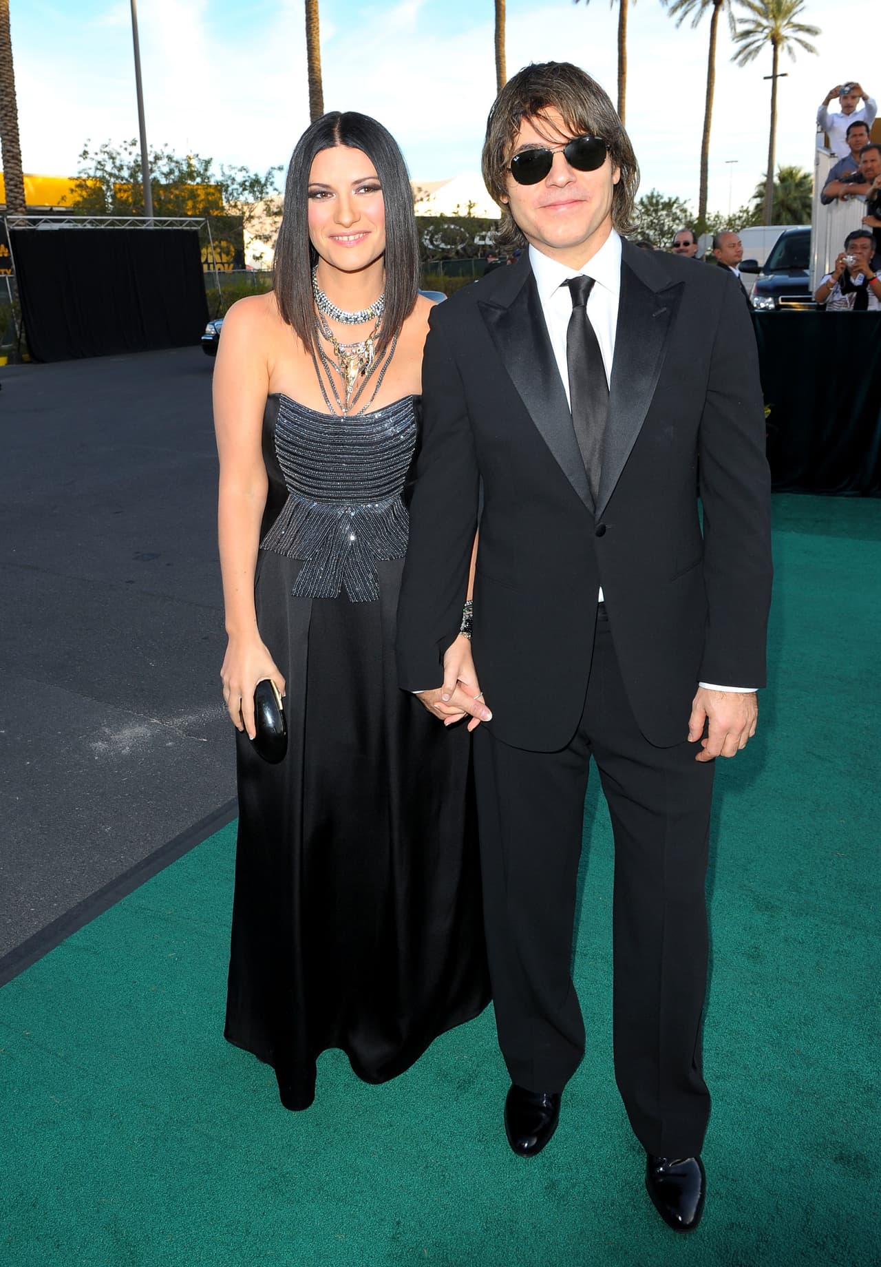 La intérprete italiana Laura Pausini asistió a los Latin GRAMMY de 2009, en el Mandalay Bay Events Center de Las Vegas, en compañía de Paolo Carta, quien fuera su segundo guitarrista y después se convirtió en su novio. 
<br>La pareja tiene planes de casarse próximamente y desean que su hija, Paola, tenga un rol trascendental ese día.