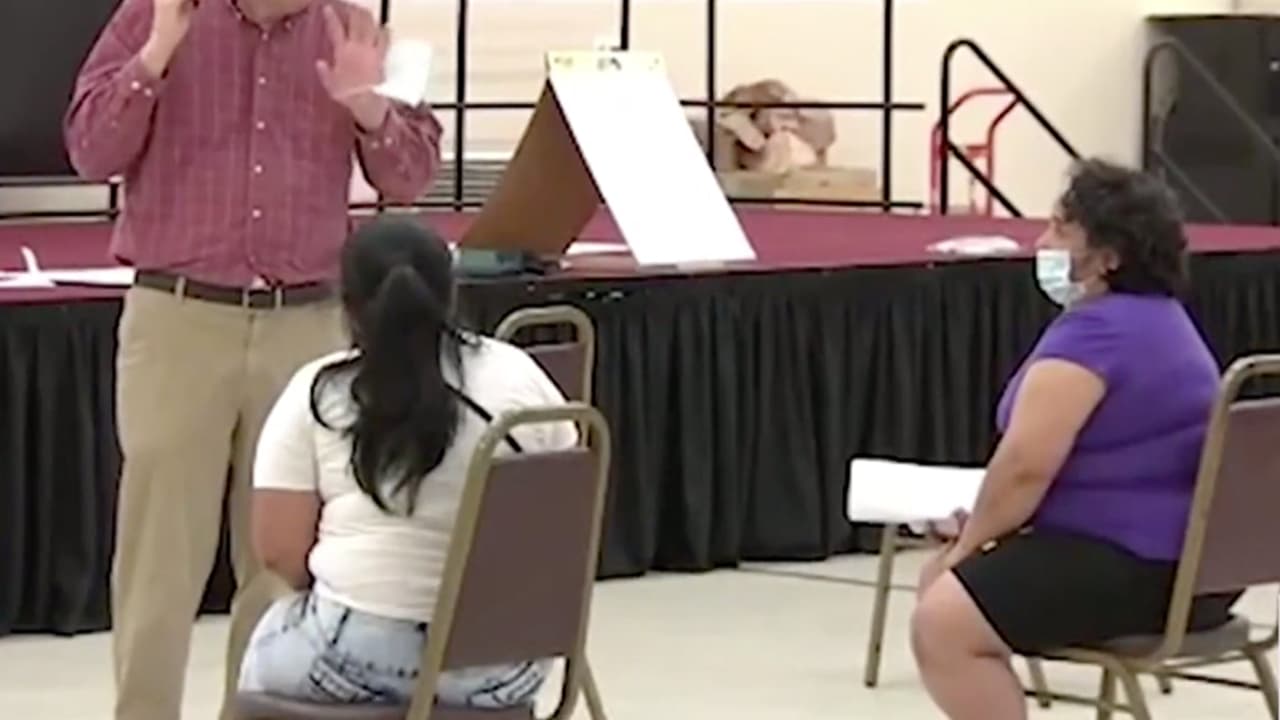 Inmigrantes de Houston califican para ayuda de renta y luego les dicen que siempre no