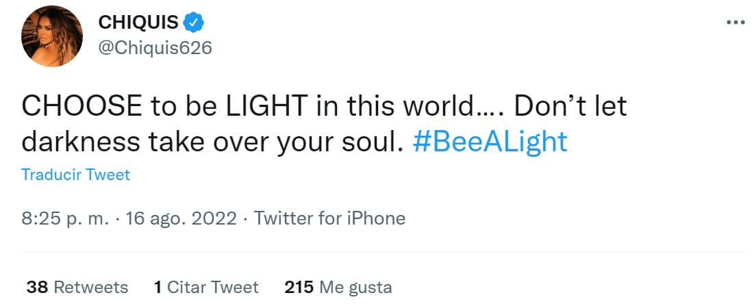 "Elige ser luz en este mundo… 
<b>No dejes que la oscuridad</b> se apodere de tu alma", recomendó. 
<br>