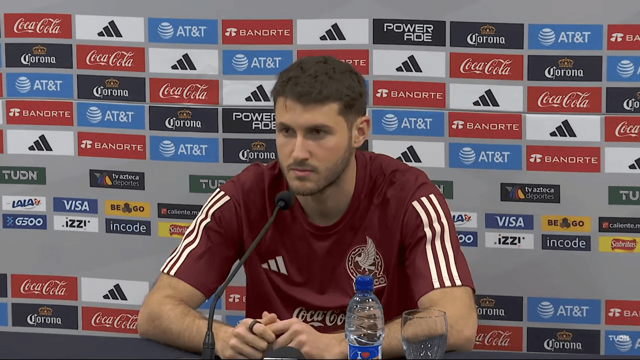 Santiago Giménez reconoce que perderse el Mundial "fue la decisión correcta"