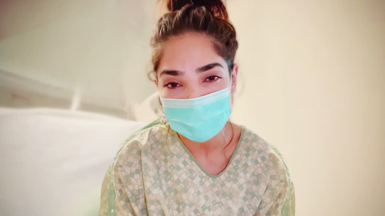 <b>#2 Alejandra Espinoza</b>
<br>A inicios de octubre de 2021, 
<a href="https://www.univision.com/famosos/alejandra-espinoza-hospital">la conductora de Nuestra Belleza Latina fue hospitalizada</a>. “De repente se me fue la cara de lado, llegué con una parálisis facial aquí al hospital”, explicó en redes sociales.