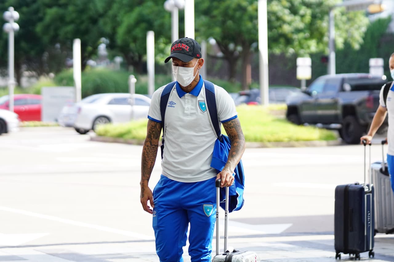 Tras el sorpresivo abandonó de Curazao por contagios de coronavirus, el combinado de Guatemala ya está en Dallas para jugar este domingo ante El Salvador por el Grupo A de la Copa Oro 2021.