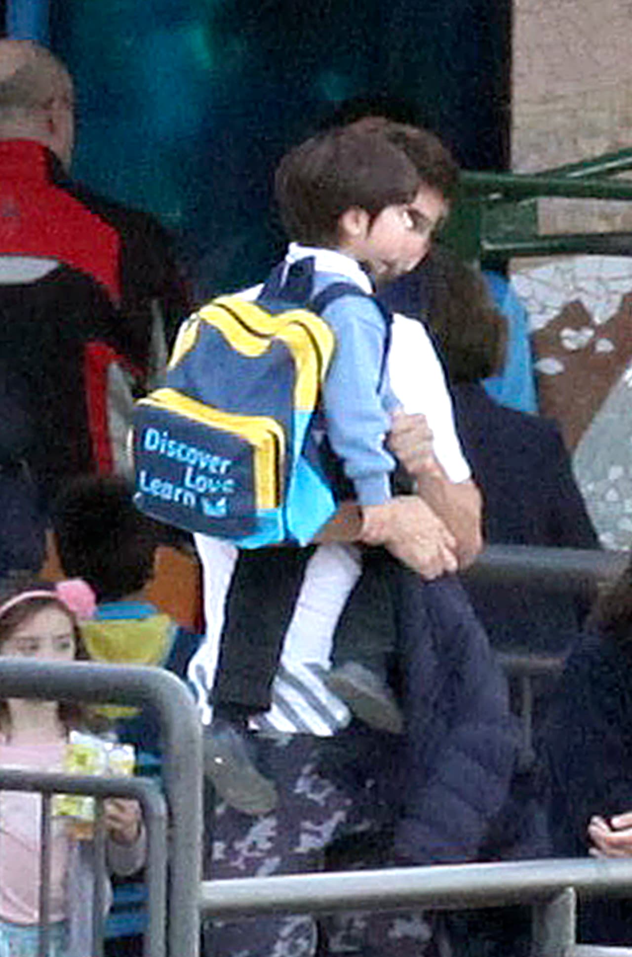 ¿Qué le estará preguntando el futbolista a su hijito?