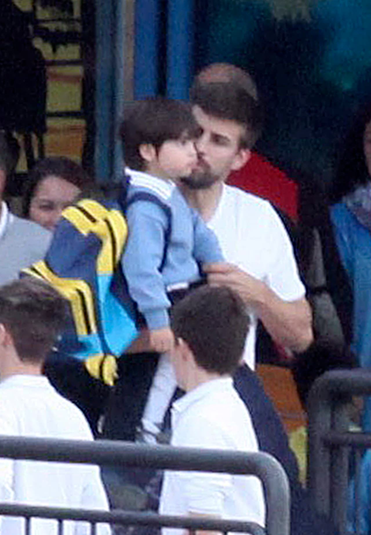 Sin ayuda de nanas u otro personal.