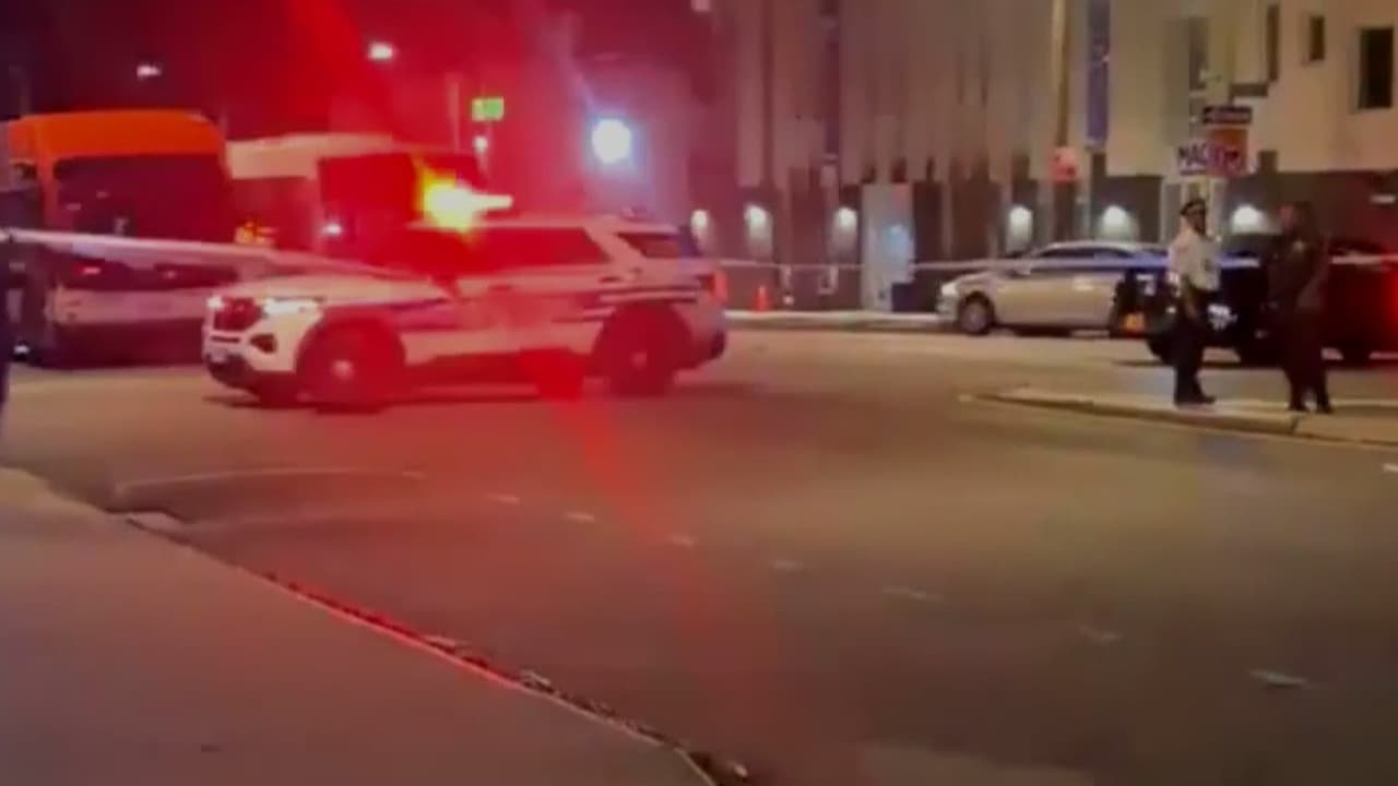 Un hombre muere desangrado tras ser apuñalado frente a su vivienda en Queens: "Era muy amoroso"