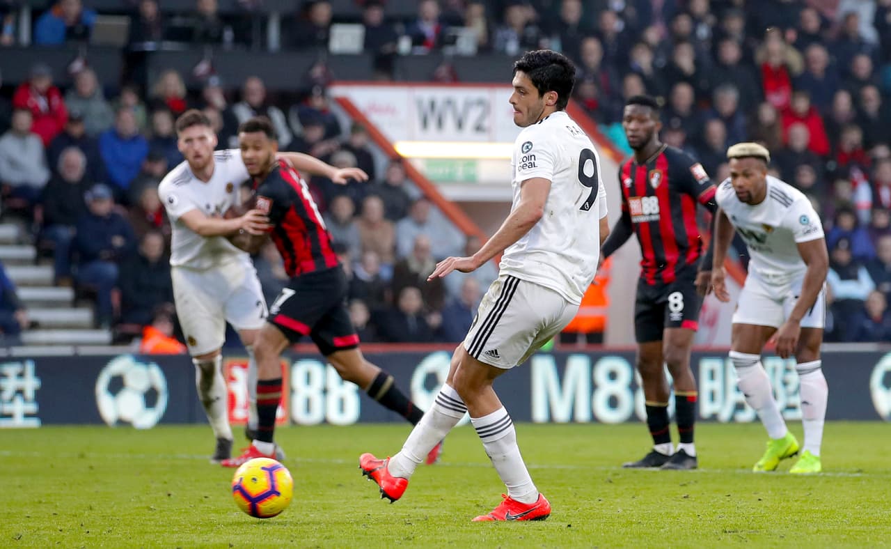 El equipo con el que más veces ha marcado desde el punto penal es su club actual, el Wolverhampton de la Premier League donde ha anotado 8 penaltis.
