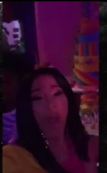 El mismo medio estadounidense asegura que la temática de la fiesta fue Word Party, un programa animado de Netflix que se basa en las aventuras de animales bebés y de los cuales, al parecer, es fanática su hija Kulture.