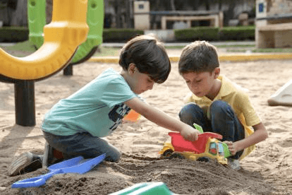 Y los parques también no deben tener visitantes.