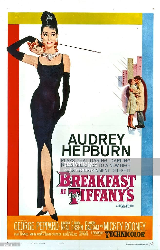 El clásico vestido negro que utilizó Hepburn en la película 'Breakfast at Tiffany's'
<i>, </i>creación del diseñador francés,
<i> </i>no solo marcó y sigue marcando tendencias, sino que también fue consagrado como el mejor vestido de la historia del cine.