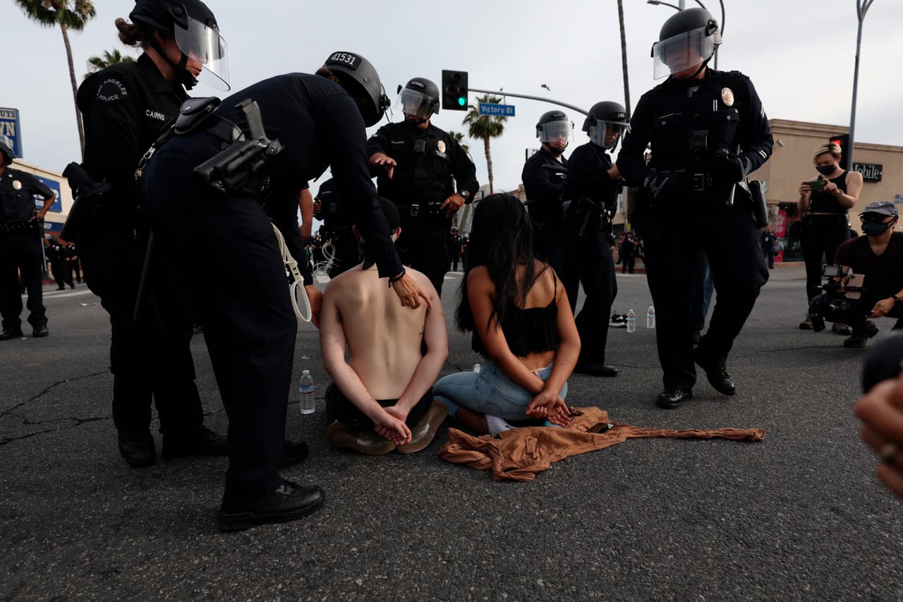 Esto es lo último sobre las órdenes de toque de queda en California; Los Ángeles la suspende