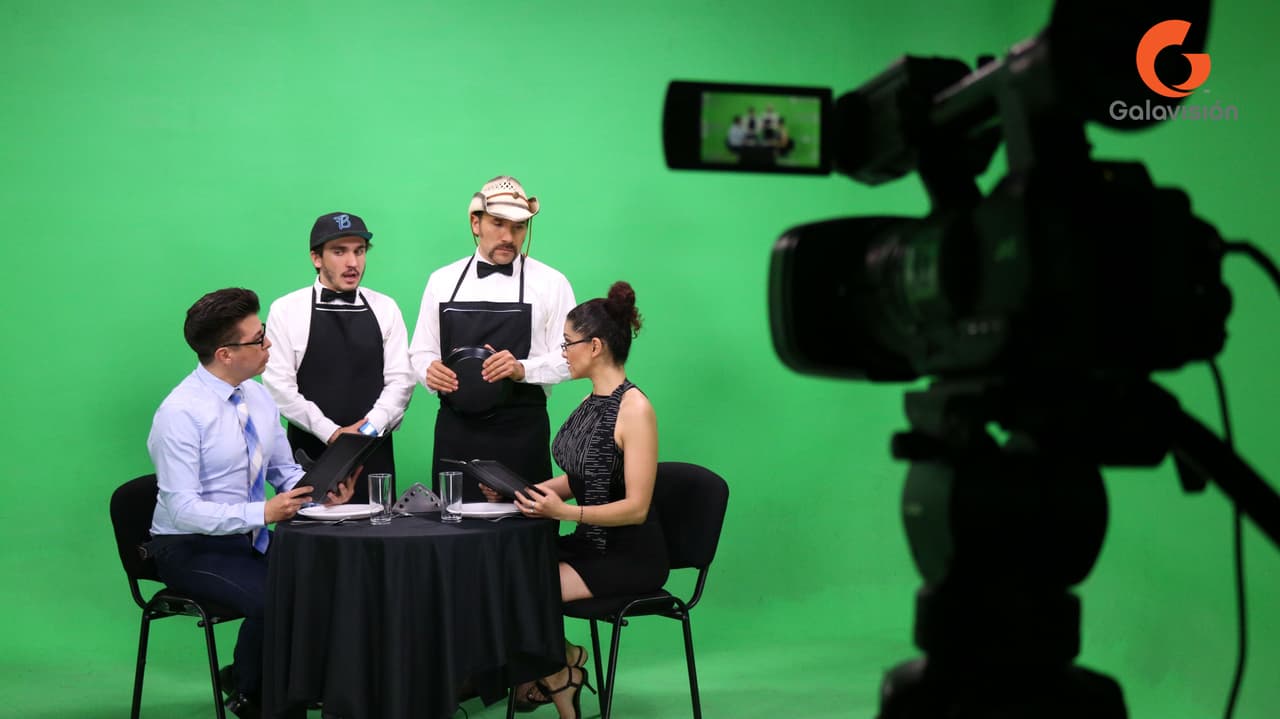 Los clientes del restaurante fueron víctimas de las ocurrencias de este par de primos.