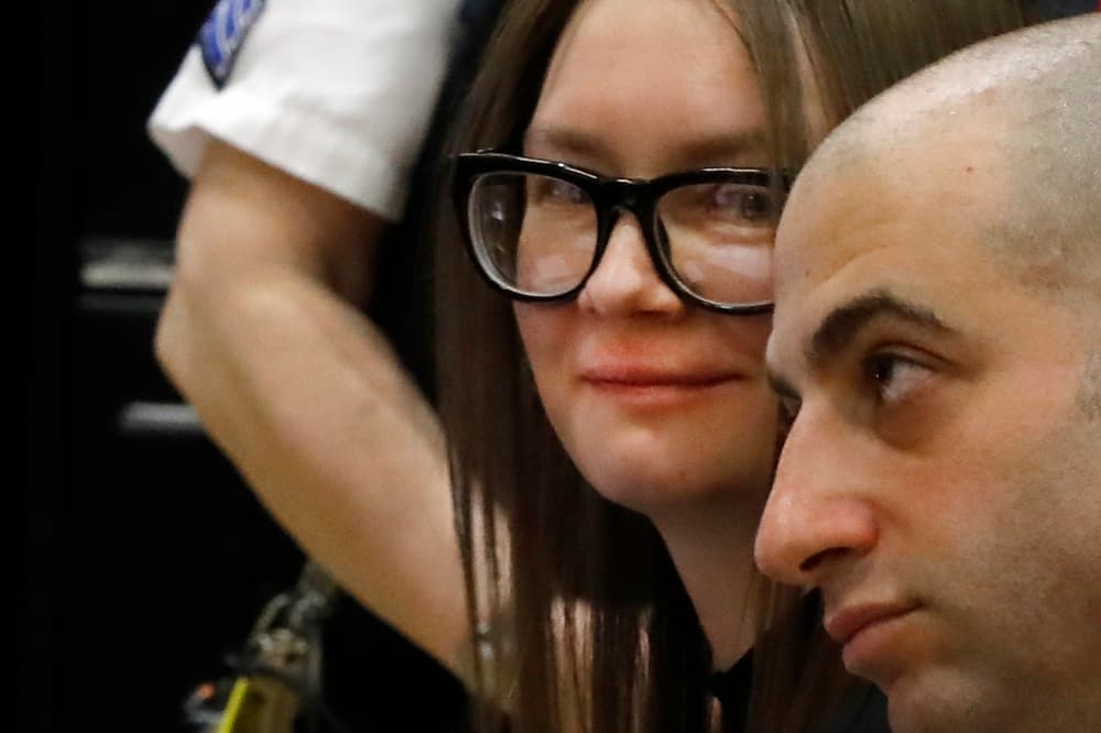 El abogado de Sorokin, Todd Spodek, dijo en sus alegatos finales que "en una ciudad que favorece el dinero y la apariencia del dinero" la joven debió, como el cantante Frank Sinatra en sus inicios, recurrir a trucos poco ortodoxos para acceder a las oportunidades. La estrategia no funcionó: fue condenada a un mínimo de 4 años de prisión.