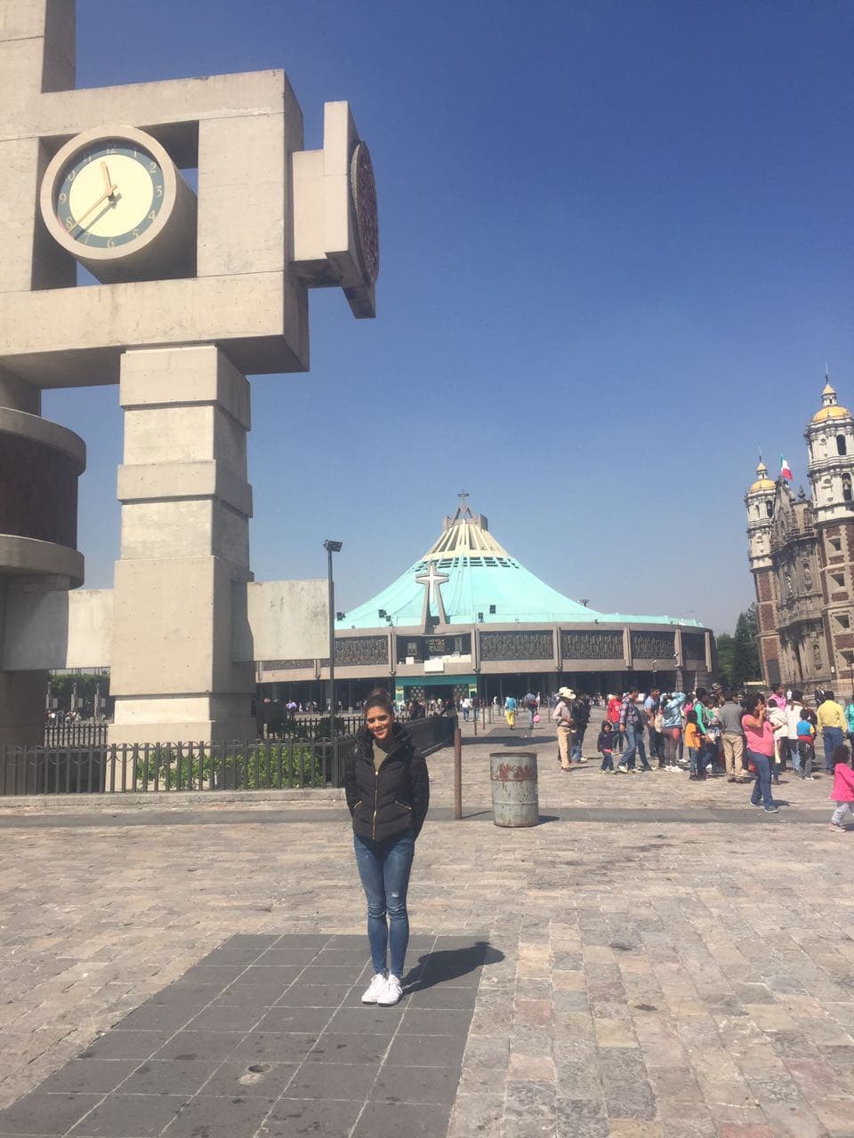 Francisca quedó maravillada con la magestuosidad del santuario Gudalupano. El recinto mariano más visitado del mundo, superado solo por la Basílica de San Pedro.