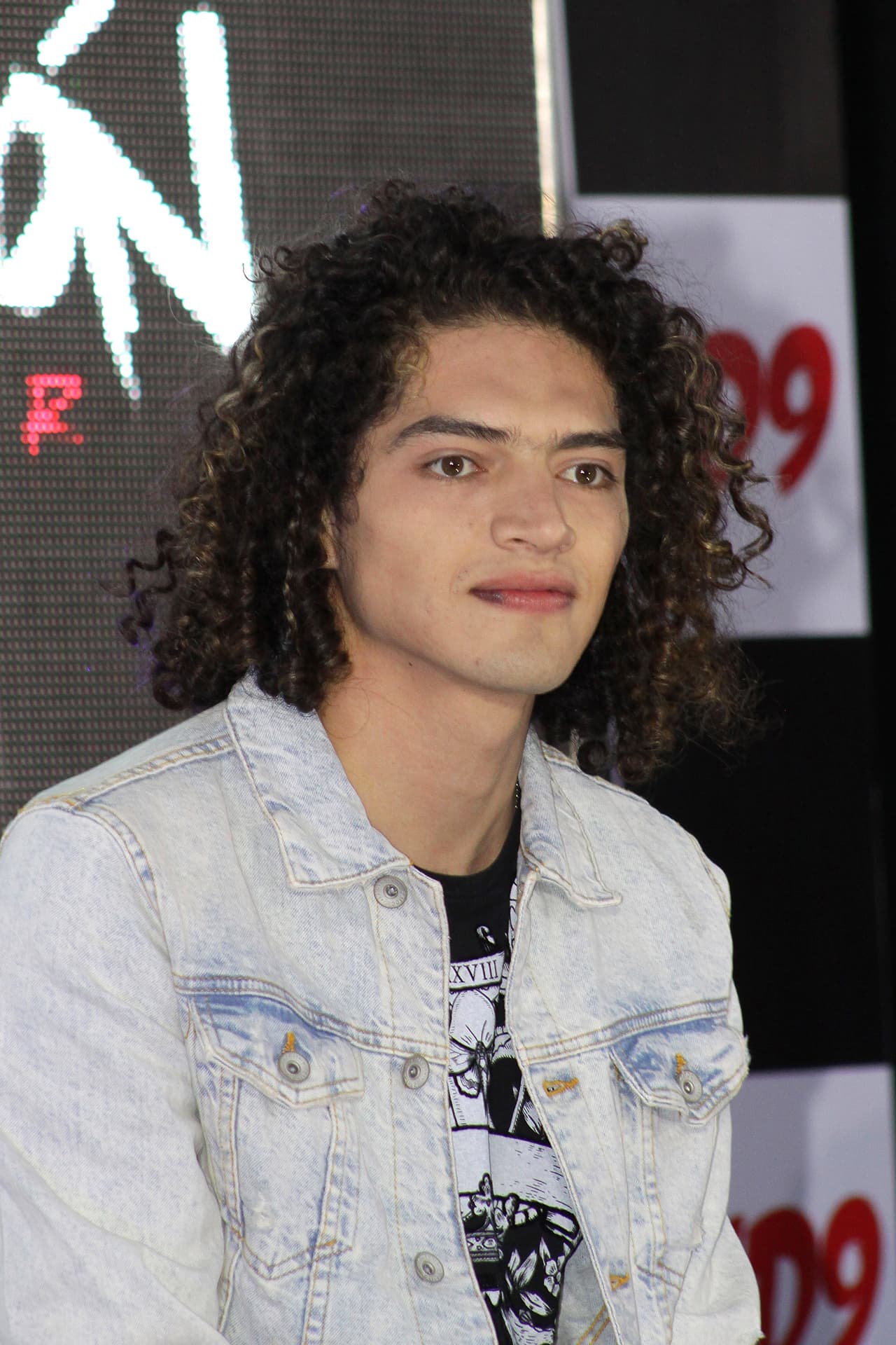 <b>Freddy Leyva</b>
<br>Al despedirse de la agrupación continúo con su carrera musical, la cual inició en 2013 (muchísimo antes de la formación de CD9). Claro que optó por evolucionar su música e imagen a una tendencia más alternativa inspirada en el trap y hip hop.