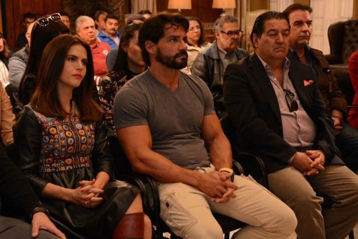 <b><a href="http://www.univision.com/temas/claudia-alvarez">Claudia Álvarez</a></b> y 
<b><a href="http://www.univision.com/temas/cristian-de-la-fuente">Cristián de la Fuente</a></b> serán los protagonistas de 
<i>En tierras salvajes</i>, esto después de los cambios tan repentinos que hubo dentro de la telenovela.