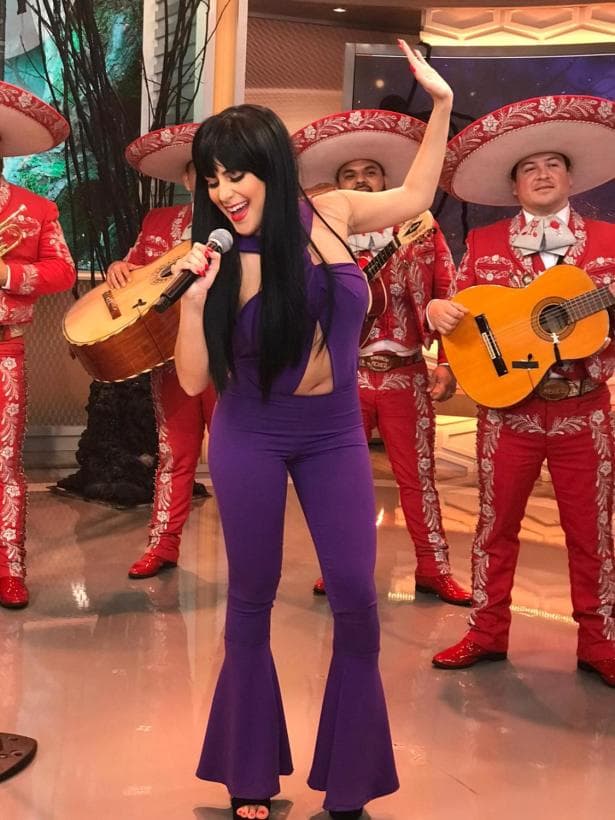 Jessi Rodríguez impresionó a los presentes con su transformación, pues había un gran parecido con Selena. La presentadora venezolana usó un especial vestuario y peluca para dar vida a la 'Reina del Tex-mex'.