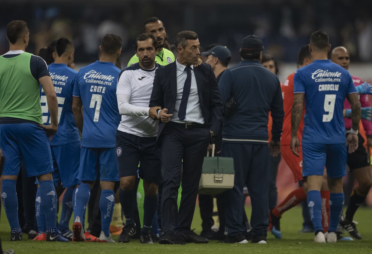 Frustración tras la nueva eliminatoria del Cruz Azul ante el América, ahora en cuartos de final del Clausura 2019.