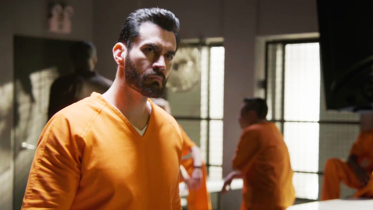 En un inicio se encontraba encarcelado por un crimen que no cometió, pero gracias al testimonio de Laura Oviedo, logró recuperar su libertad.