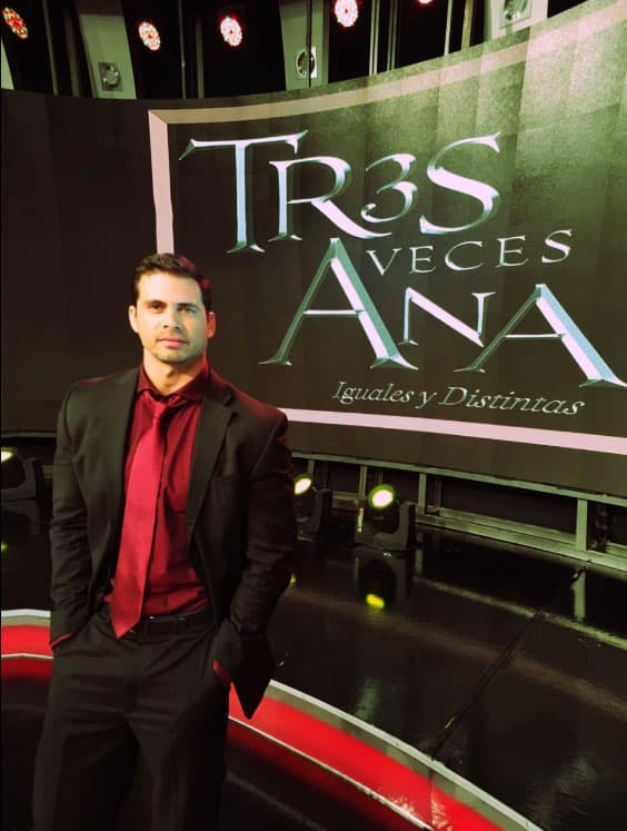 Aunque Pedro no se parece mucho a su personaje, pues él es un hombre de familia y ama a sus hijos.