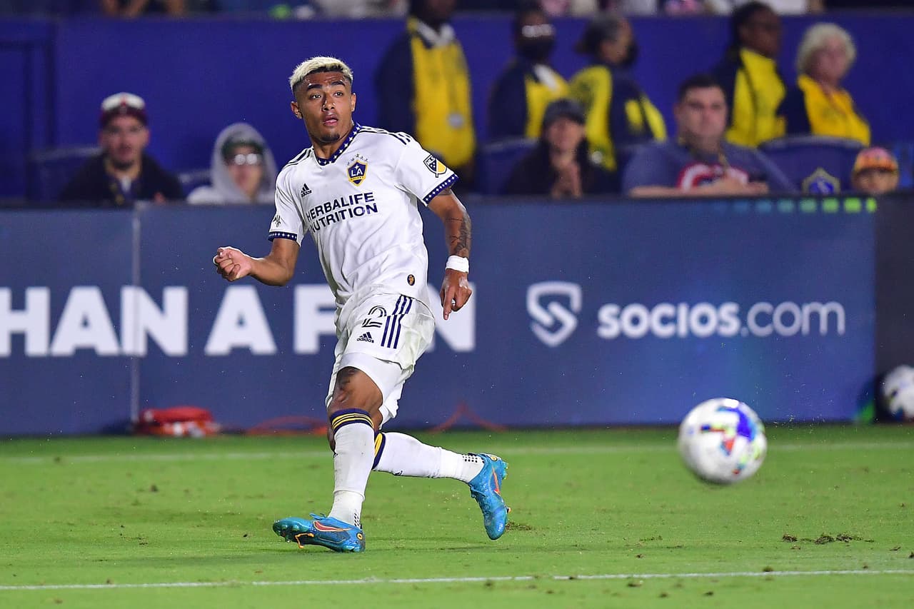 Julián Araujo (LA Galaxy)