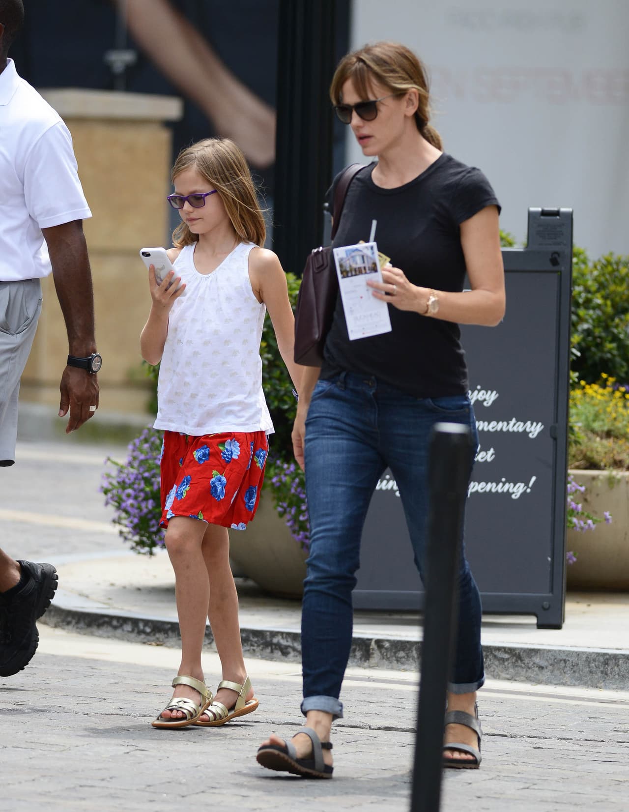 La actriz también sigue usando su anillo de matrimonio.