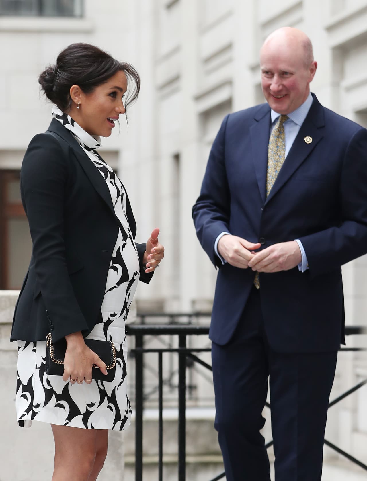 La ausencia de Markle, de origen estadounidense, se da en el marco de su baja por maternidad, ya que apenas el pasado 6 de mayo dio a luz a su primogénito
<b><a href="https://www.univision.com/famosos/reina-la-incertidumbre-sobre-el-bautizo-de-archie-el-bebe-de-meghan-markle-y-el-principe-harry">Archie Harrison Mountbatten-Windsor</a></b>.