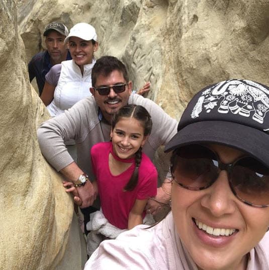 "La grande ya estuvo en la serie de Silvia Pinal, hace a Michelle, y bueno, le gustó y dijo, 'te admiro papá porque es realmente duro tu trabajo, pero no es lo mío', entonces bueno en lo que ellos quieran desarrollarse yo los voy a apoyar", concluyó.
<br>