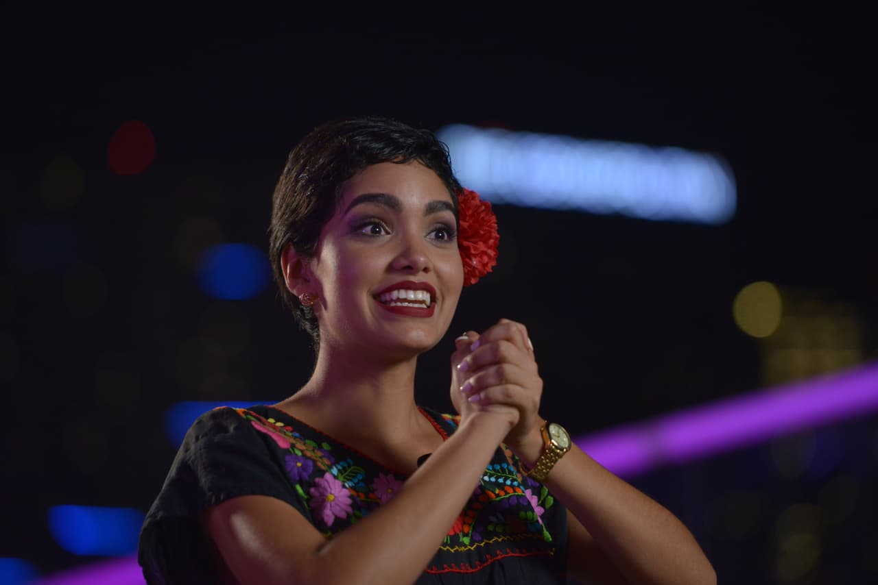 Andrea Bazarte es mexicana residente en San Antonio. Durante su audición sorprendió a los jueces; ellos mismos se lo dijeron este domingo, antes de ser nominada por segunda ocasión.