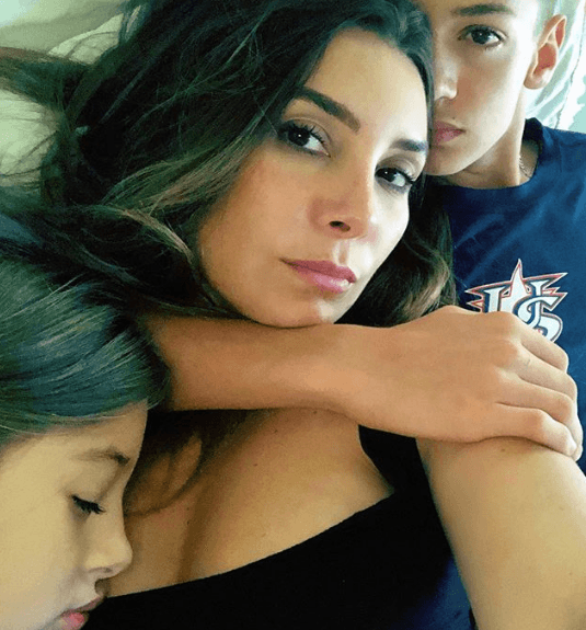 La esposa de William Levy no dudó en mostrar su descontento a esos comentarios y escribió: "Verdad que el fanatismo hace que se digan cosas estúpidas", sin embargo, luego borró el mensaje.