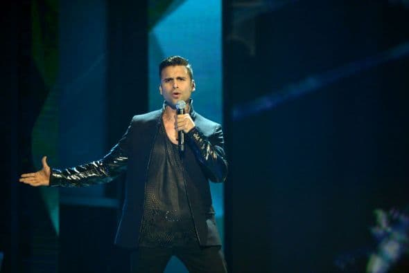 Christian interpretó su sencillo 'Me Vuelvo un Cobarde'.