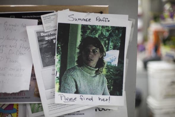 Mientras, los familiares de los desaparecidos y diversas asociaciones se movilizan para ayudar.