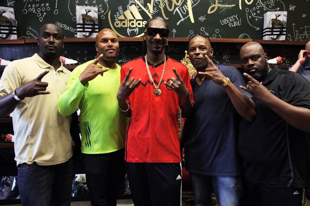 ¿Quién lo iba a creer? Hasta el mismísimo
<b>Snoop Dog</b> tiene su playera roja del equipo tricolor.