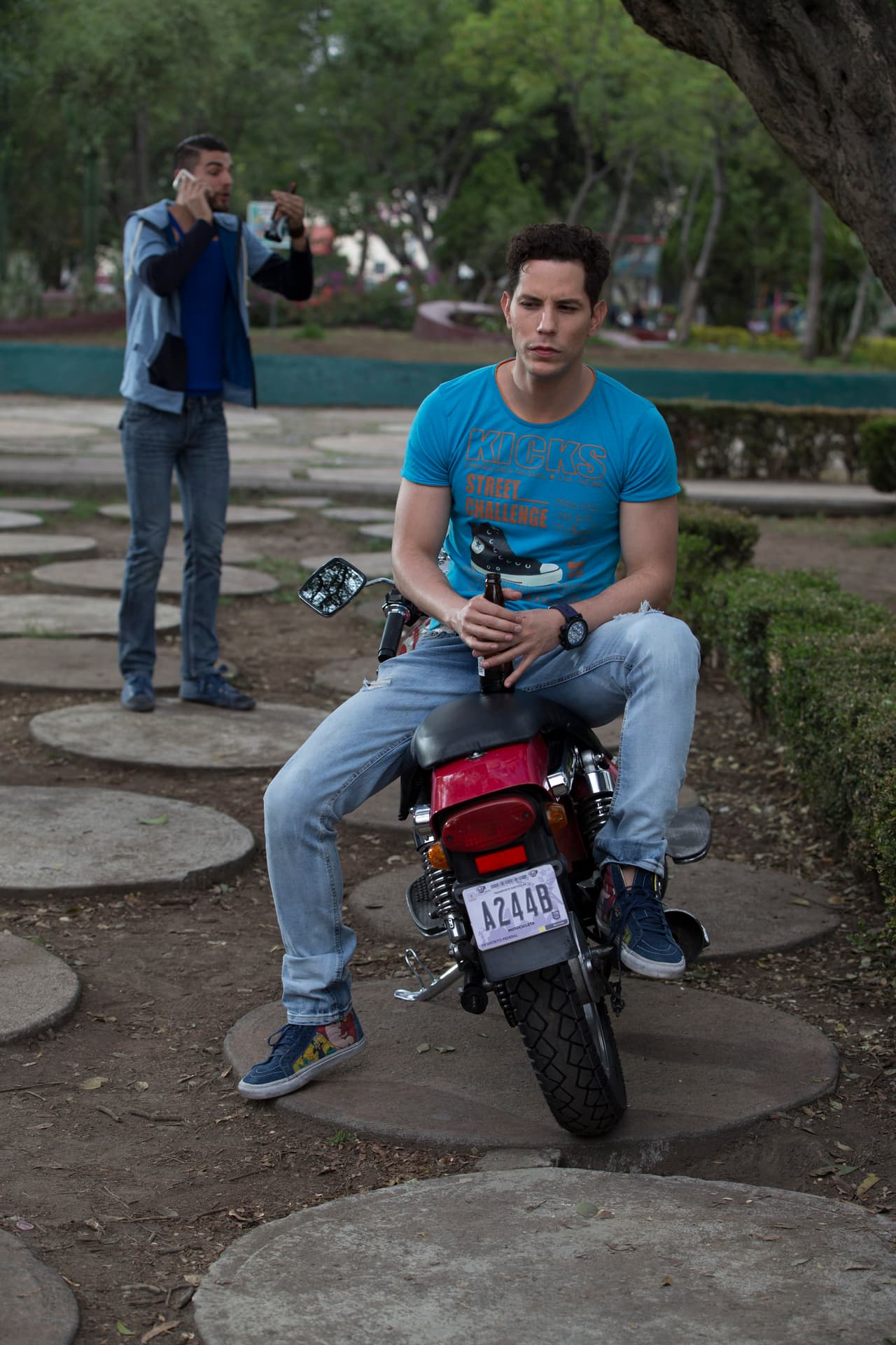 El dinero que obtengan al vender la moto será para saldar la deuda con el papá de Cindy.