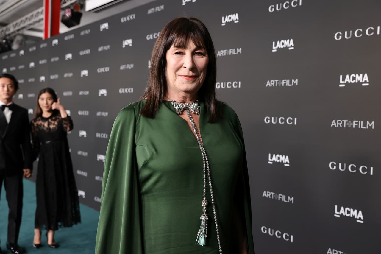 Anjelica Huston