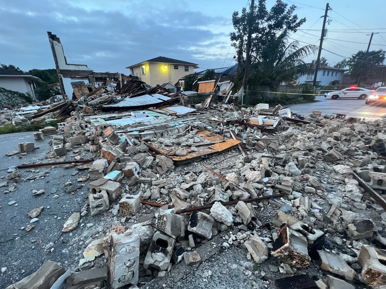 Inundaciones, árboles caídos y cortes de luz eléctrica: los daños de la tormenta que azotó al sur de Florida