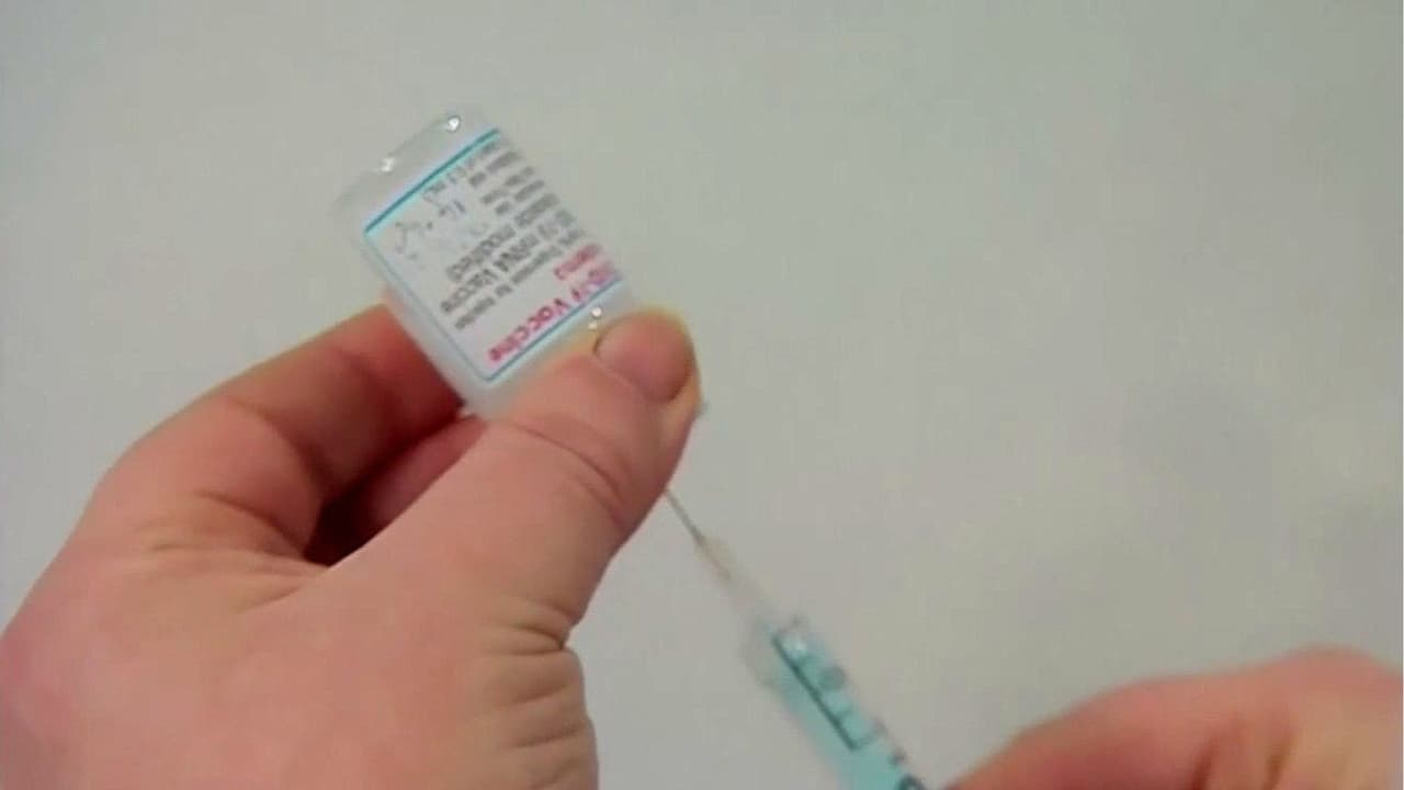 ¿Vacuna contra el cáncer de piel? Especialista explica cómo funcionaría este nuevo avance médico