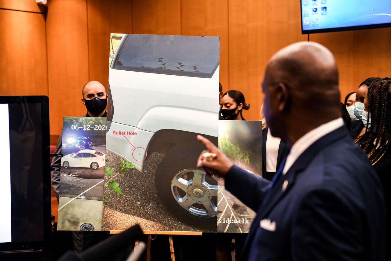 Expolicía que mató a Rayshard Brooks ahora demanda a Atlanta porque su despido fue supuestamente ilícito
